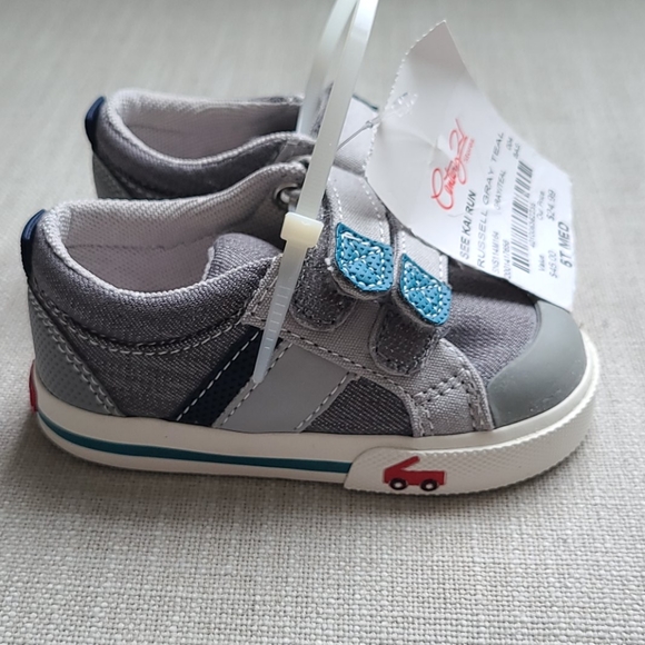 See Kai baby boy sneakers, size 5 - Picture 2 of 3